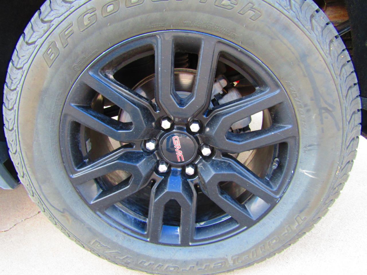 GMC Sierra 1500 4WD Crew Cab 147" Elevation w/3SB 2022