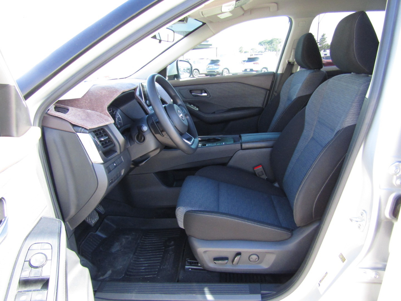 Nissan Rogue FWD SV 2023