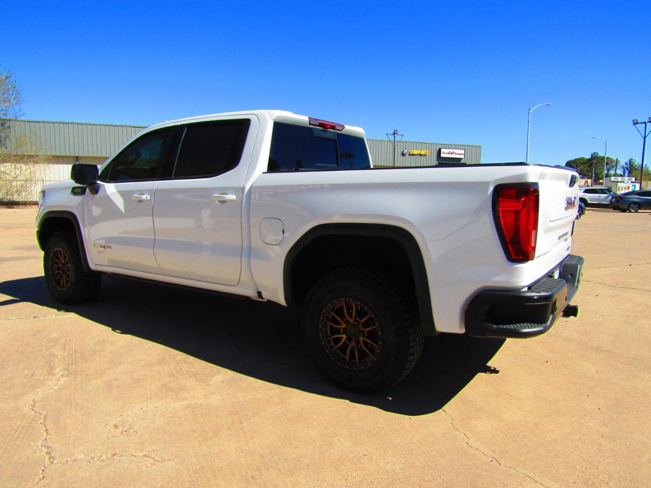 GMC Sierra 1500 4WD Crew Cab 147" AT4X 2024