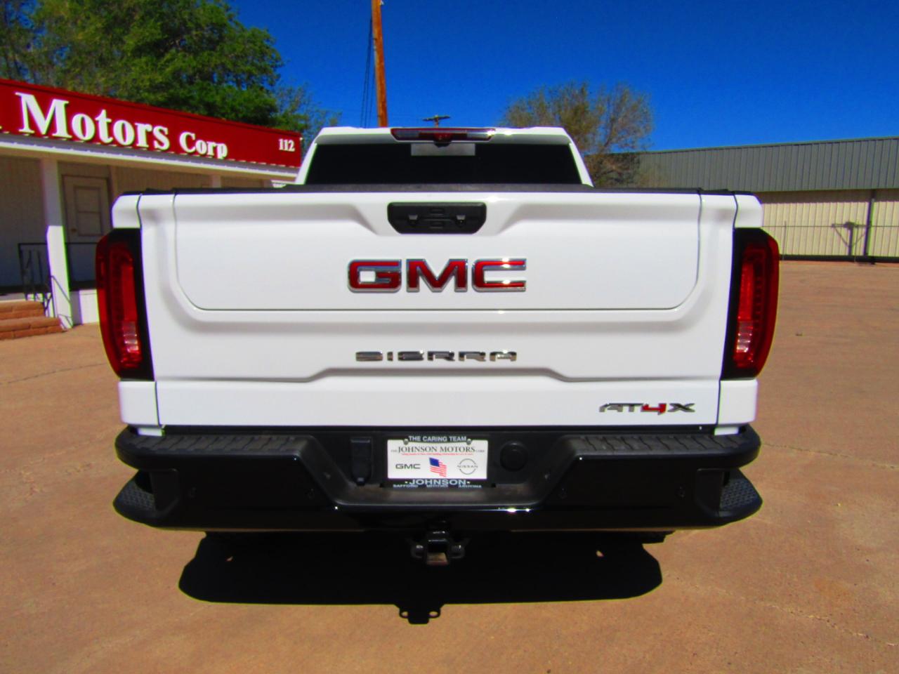 GMC Sierra 1500 4WD Crew Cab 147" AT4X 2024