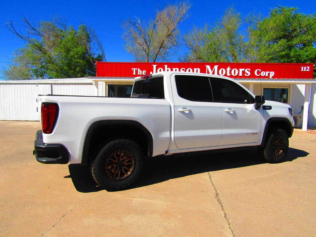 GMC Sierra 1500 4WD Crew Cab 147" AT4X 2024