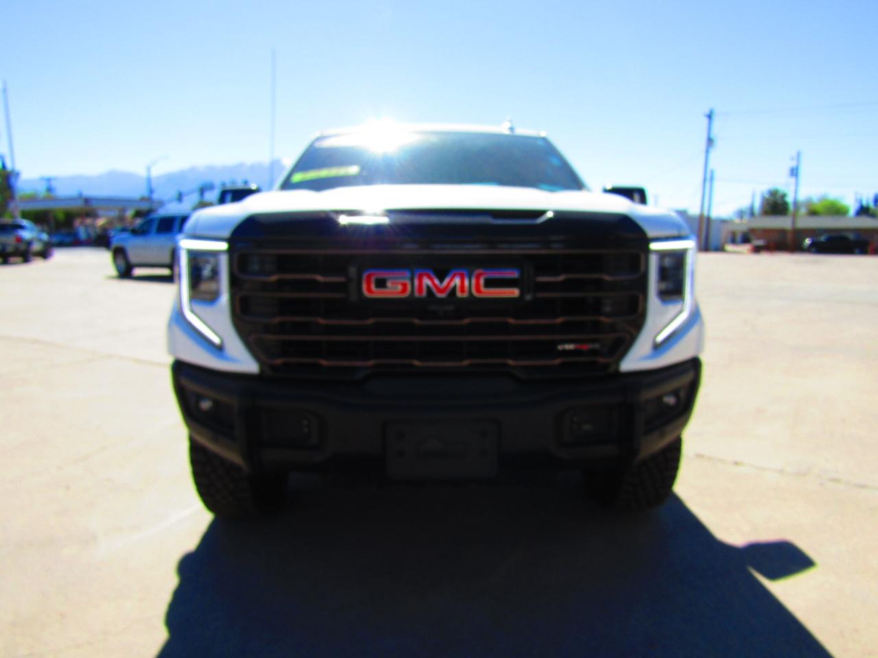 GMC Sierra 1500 4WD Crew Cab 147" AT4X 2024