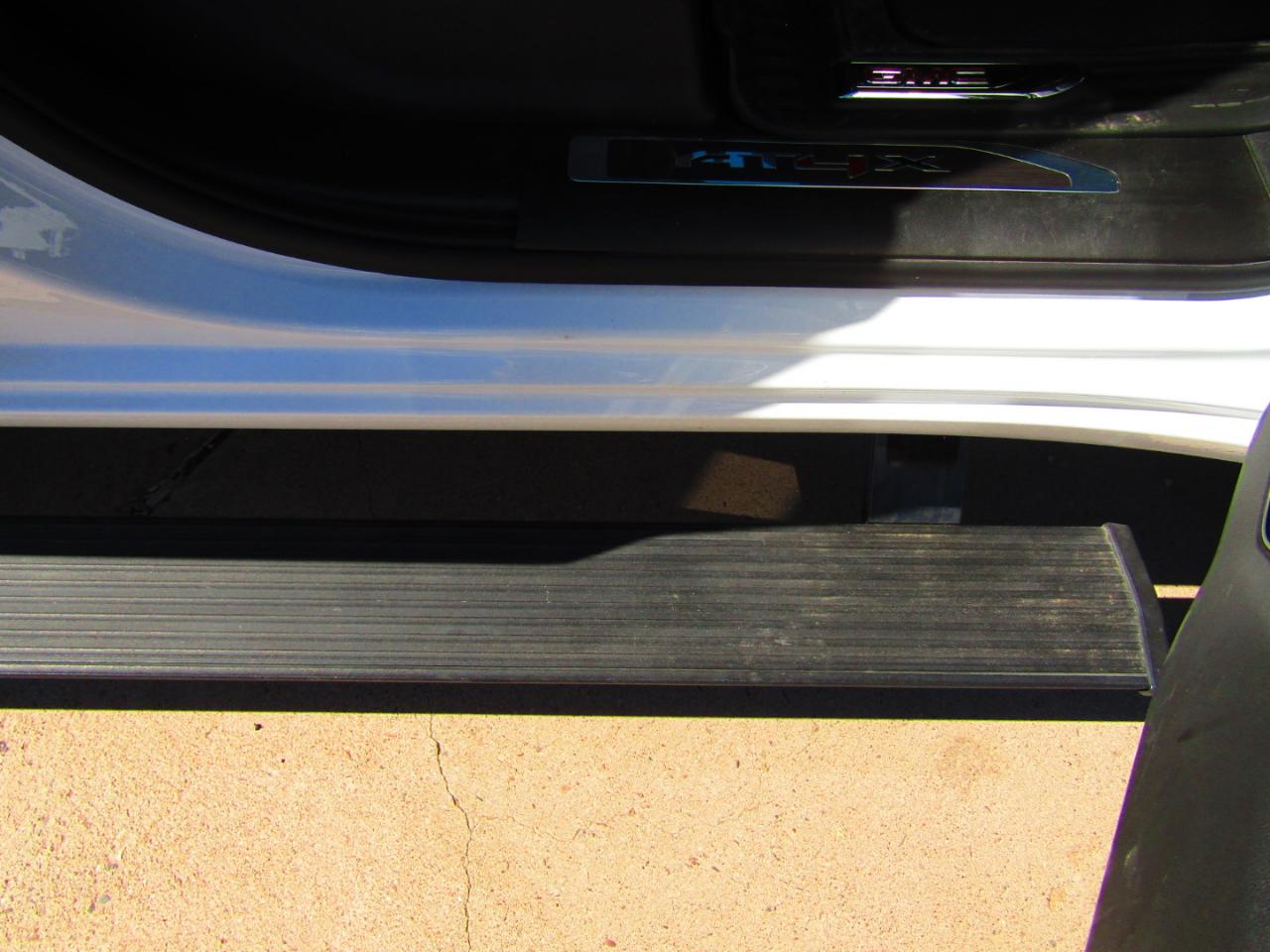 GMC Sierra 1500 4WD Crew Cab 147" AT4X 2024