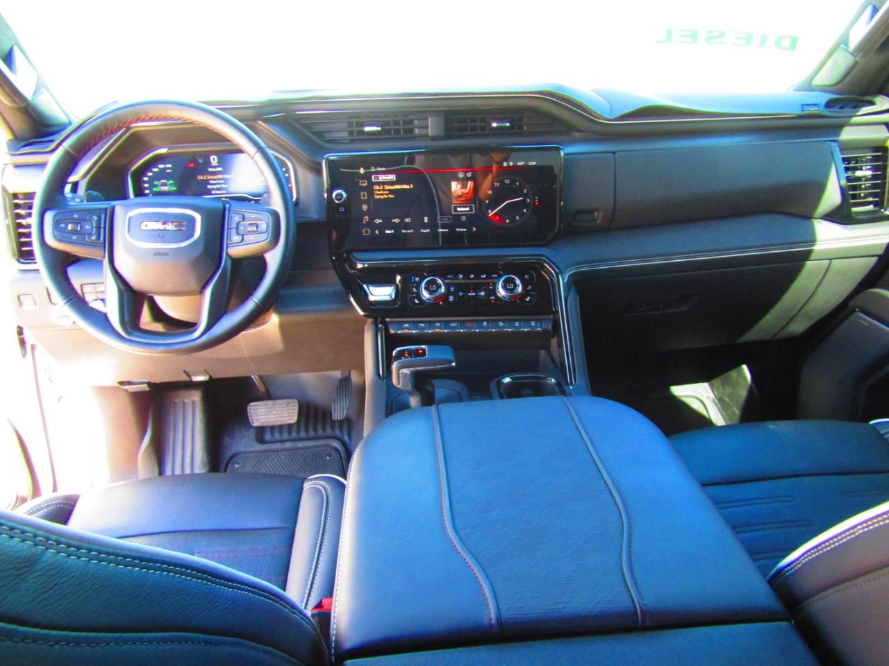 GMC Sierra 1500 4WD Crew Cab 147" AT4X 2024