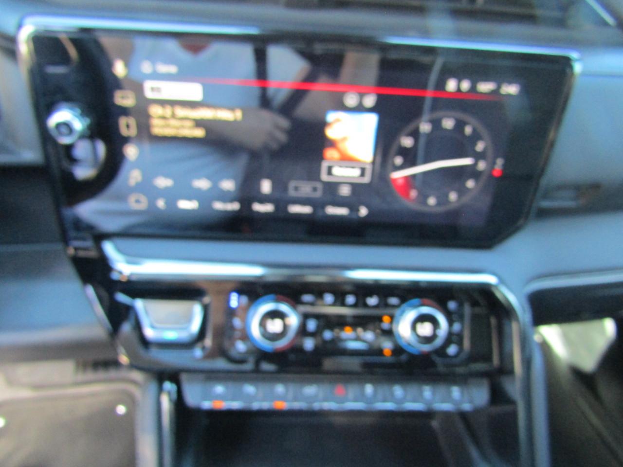 GMC Sierra 1500 4WD Crew Cab 147" AT4X 2024