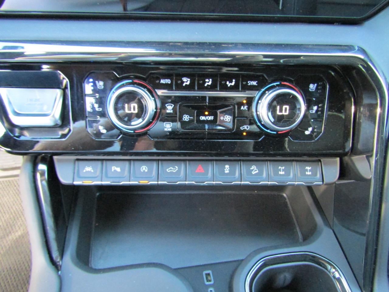 GMC Sierra 1500 4WD Crew Cab 147" AT4X 2024