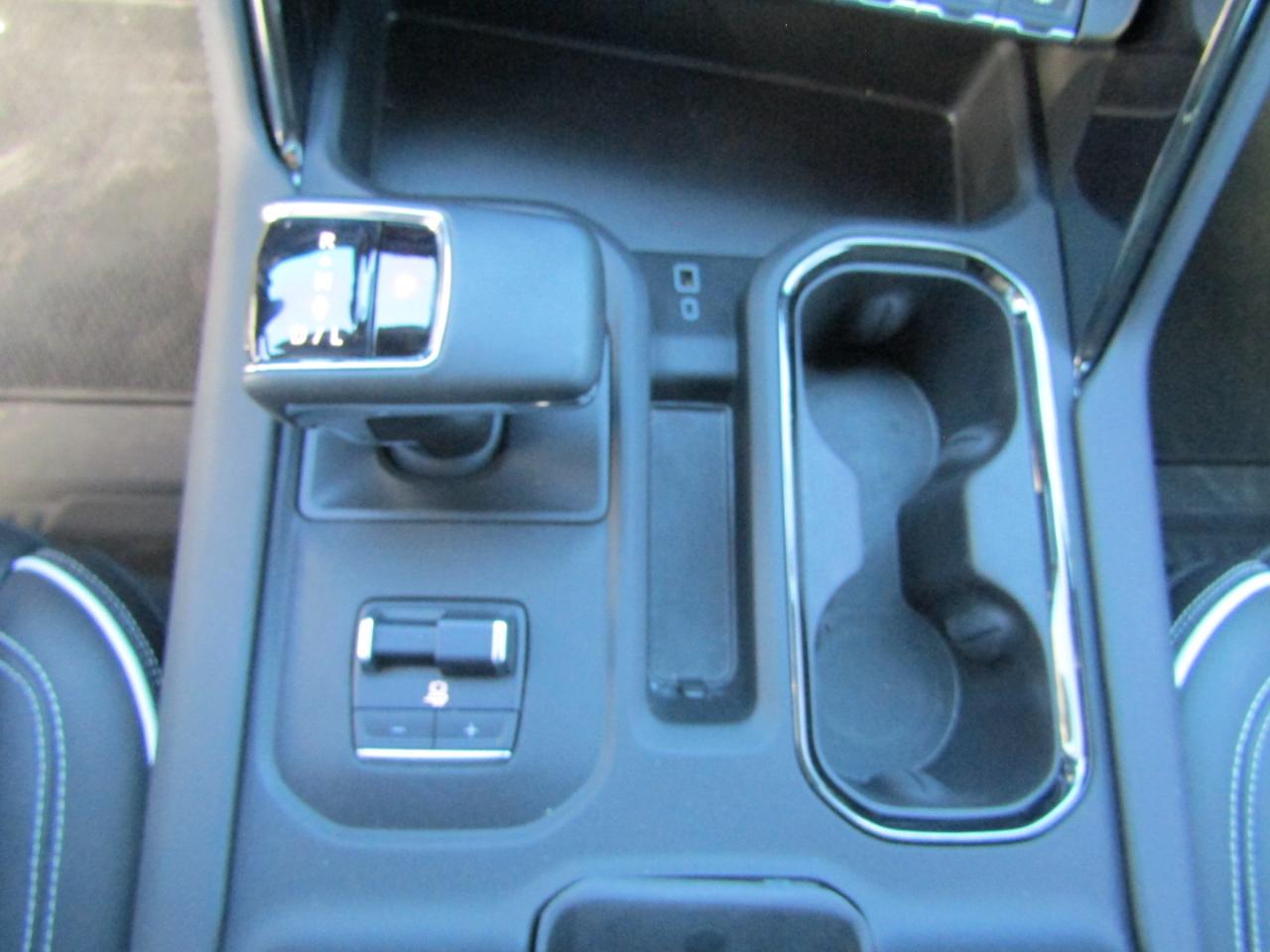 GMC Sierra 1500 4WD Crew Cab 147" AT4X 2024