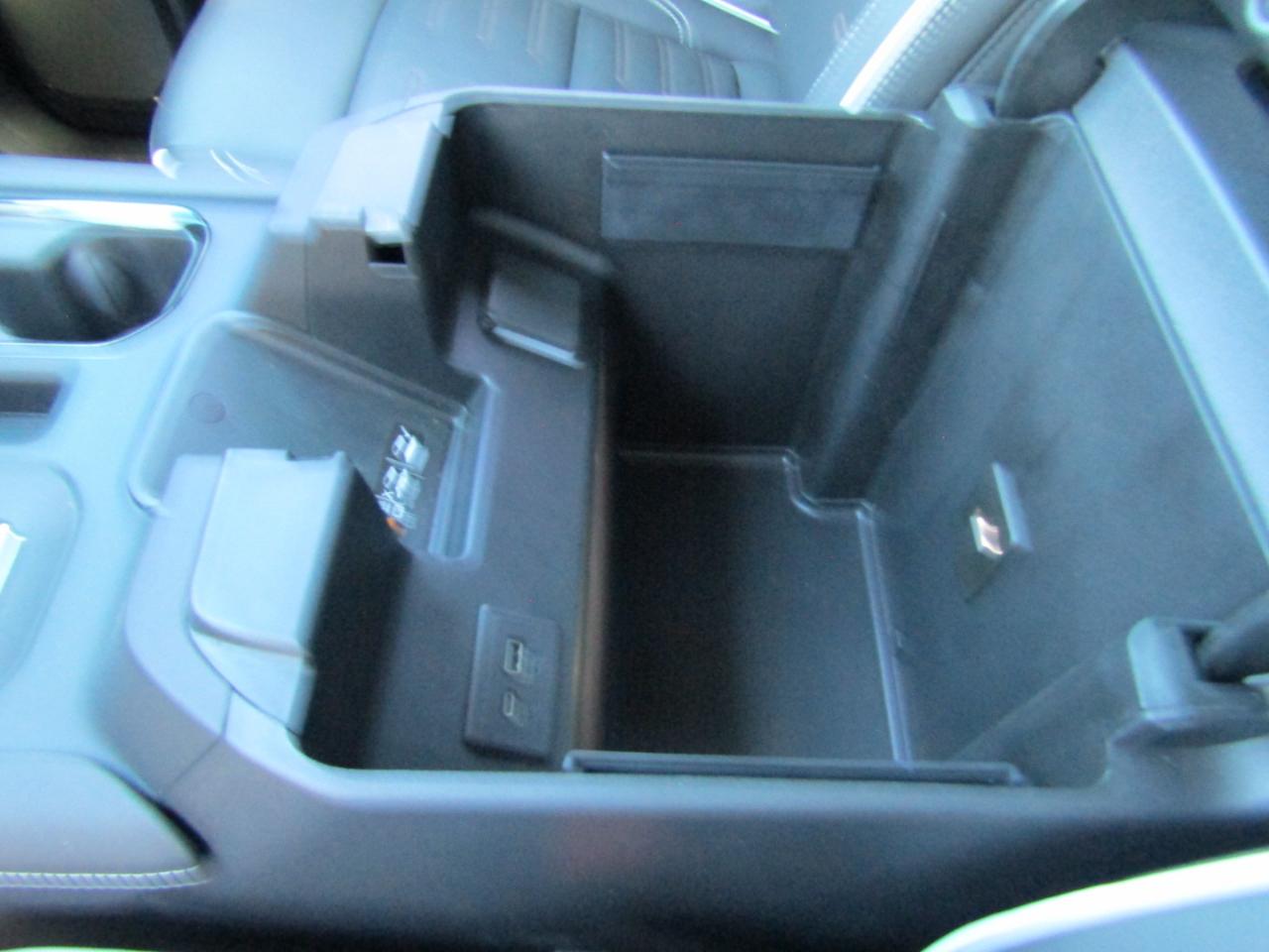 GMC Sierra 1500 4WD Crew Cab 147" AT4X 2024