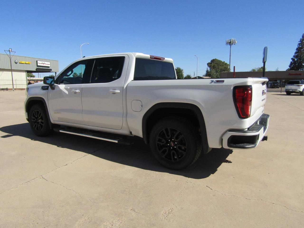 GMC Sierra 1500 4WD Crew Cab 147" Elevation w/3SB 2024