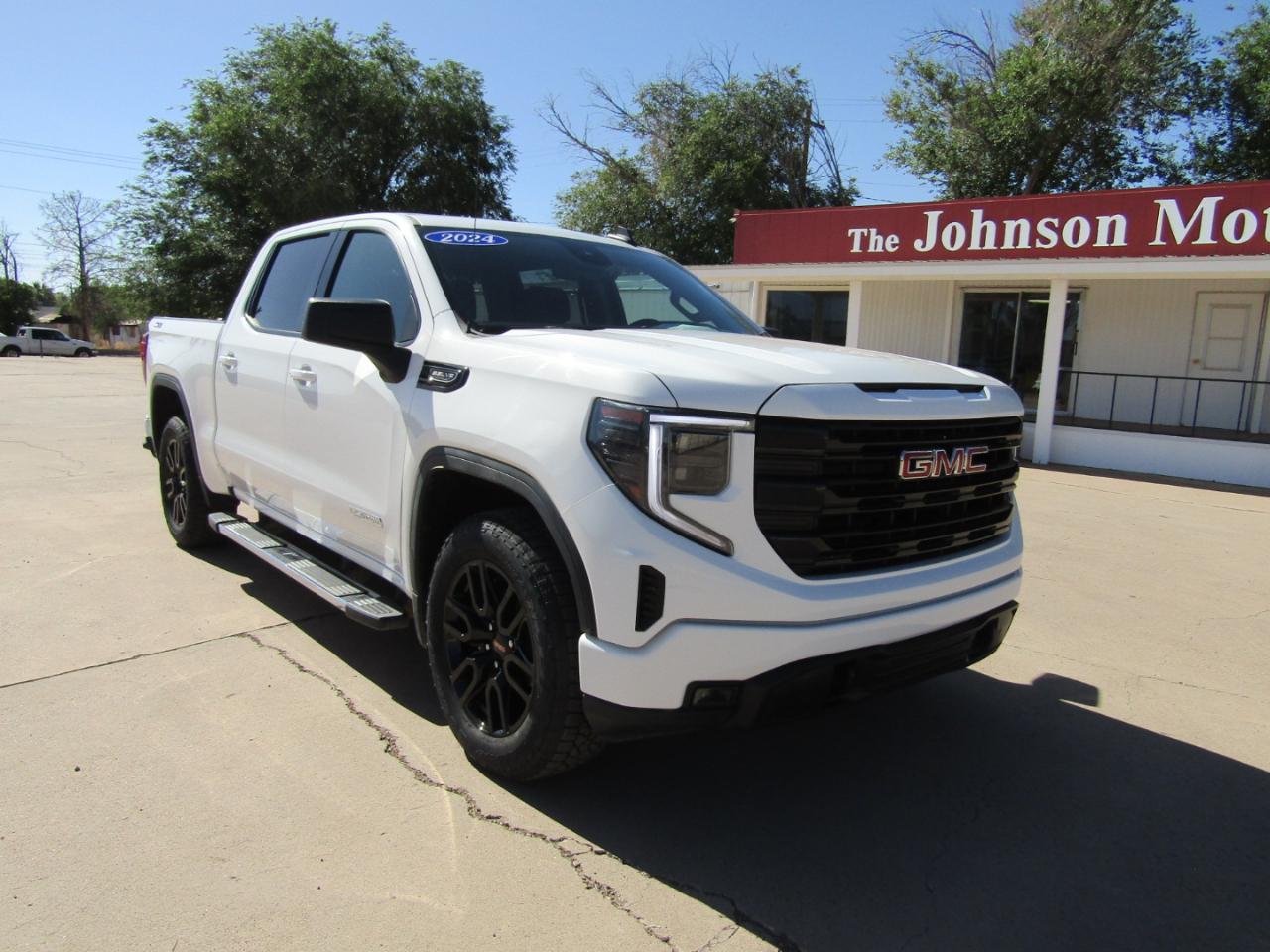 GMC Sierra 1500 4WD Crew Cab 147" Elevation w/3SB 2024