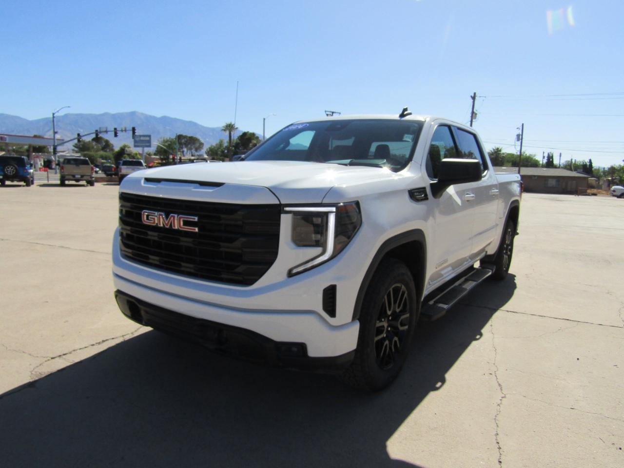 GMC Sierra 1500 4WD Crew Cab 147" Elevation w/3SB 2024