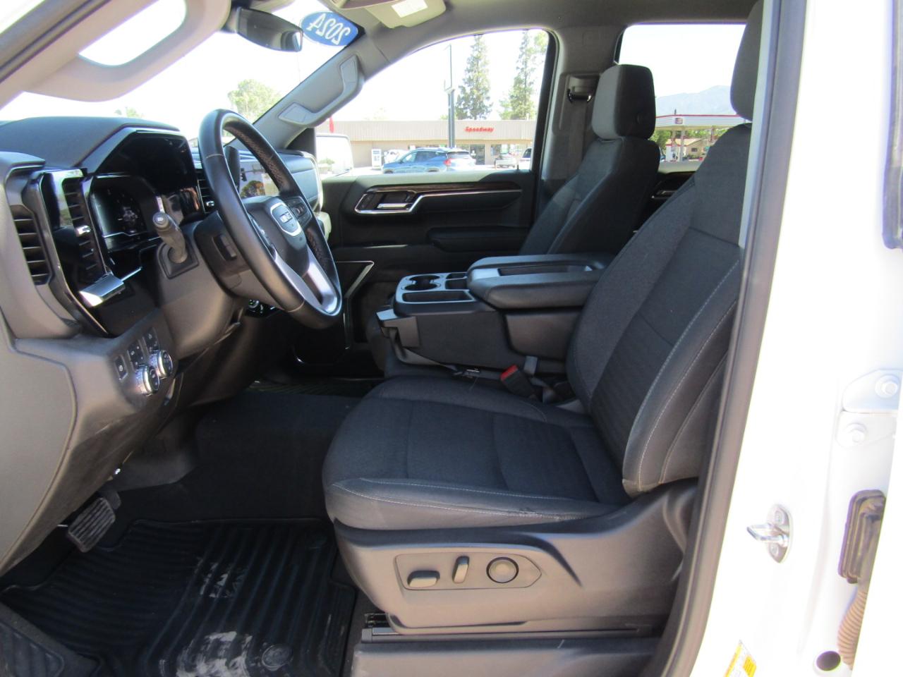 GMC Sierra 1500 4WD Crew Cab 147" Elevation w/3SB 2024
