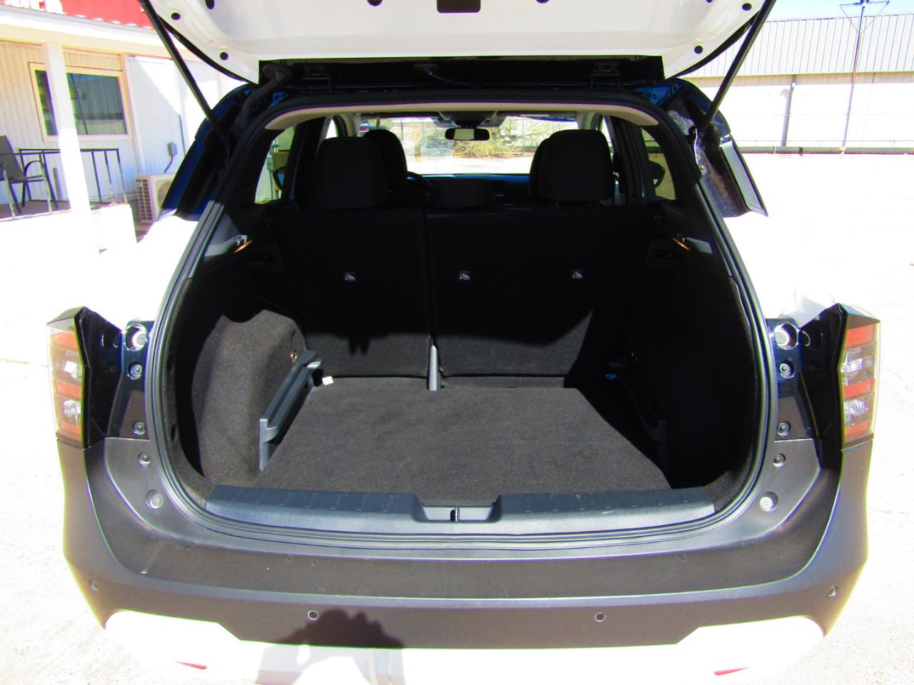 Nissan Kicks SV FWD 2025