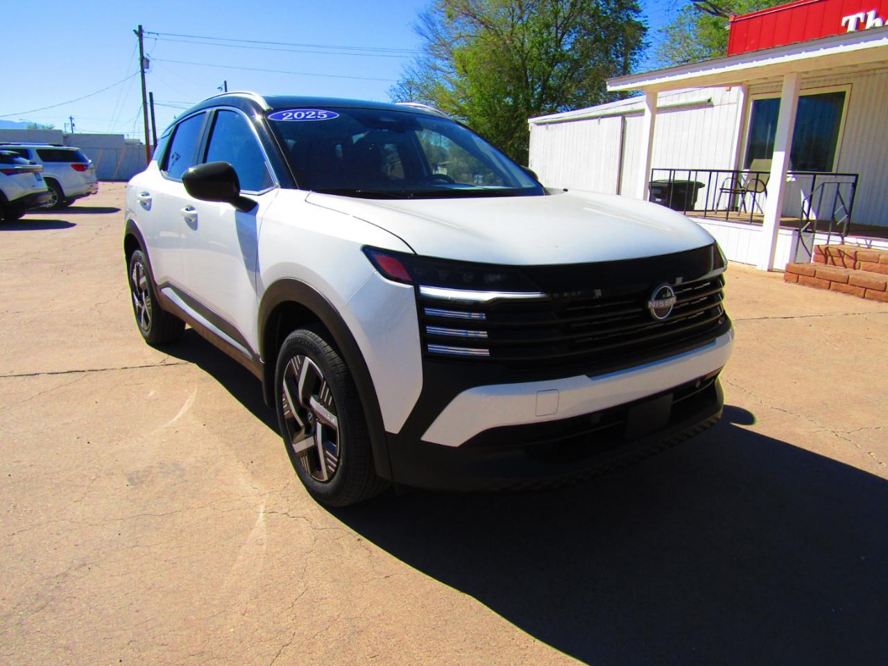 Nissan Kicks SV FWD 2025