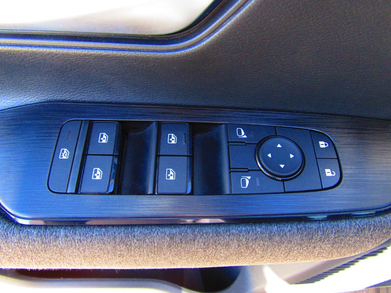 Nissan Kicks SV FWD 2025