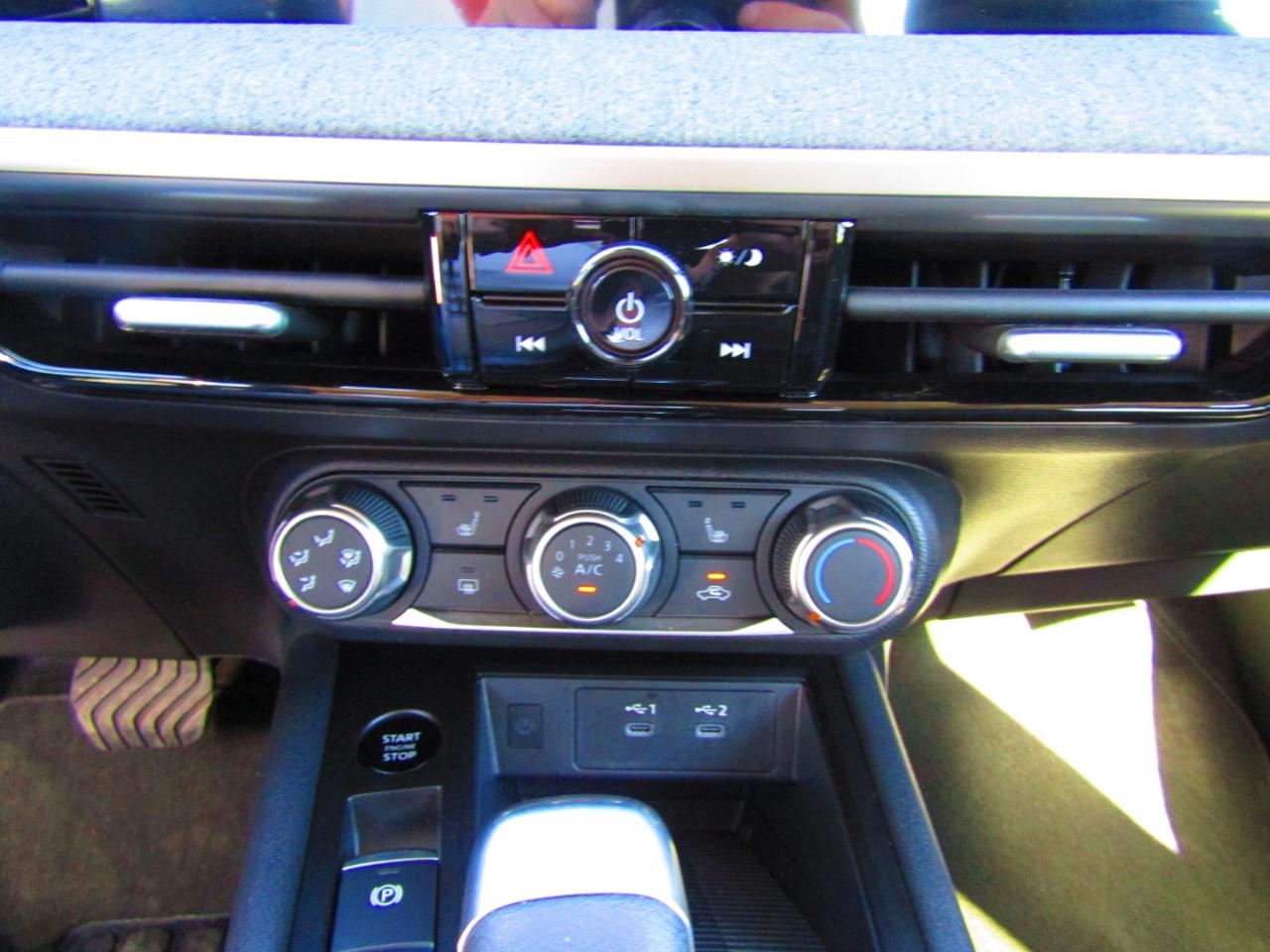 Nissan Kicks SV FWD 2025