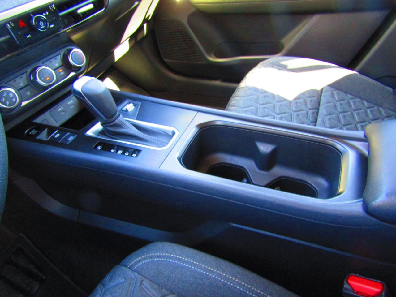 Nissan Kicks SV FWD 2025