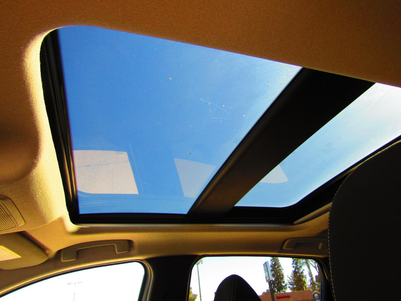 Nissan Kicks SV FWD 2025