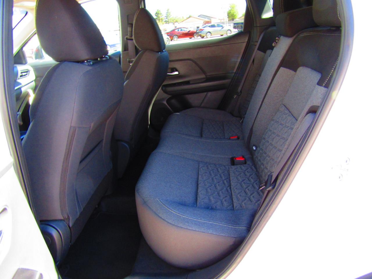 Nissan Kicks SV FWD 2025