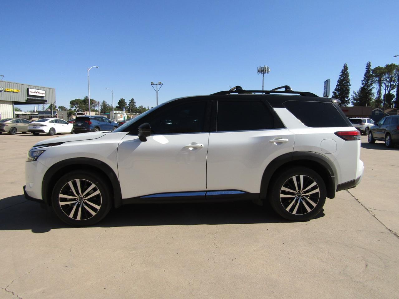 Nissan Pathfinder Platinum 4WD 2025