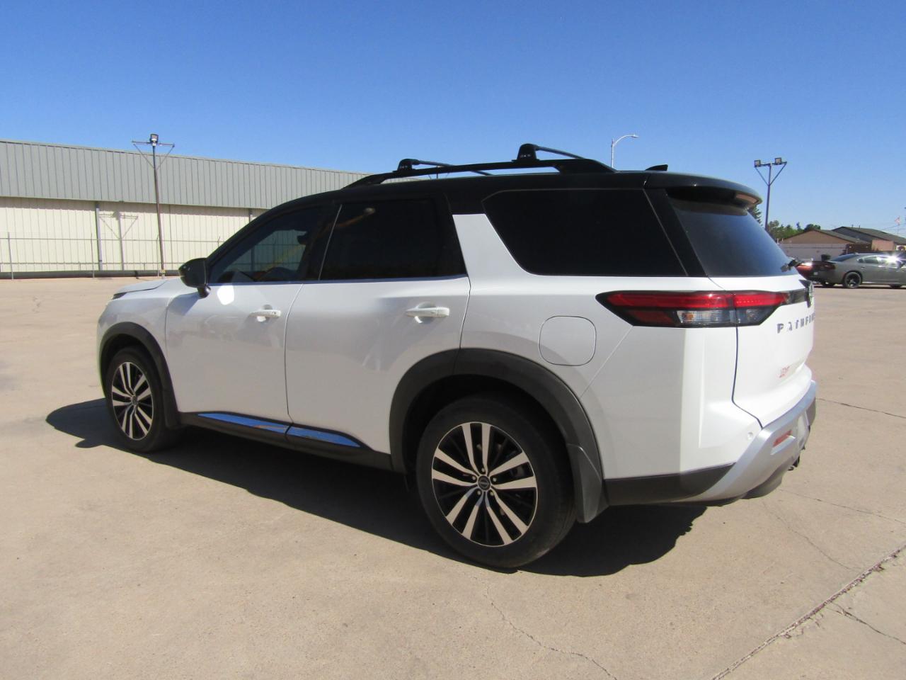 Nissan Pathfinder Platinum 4WD 2025