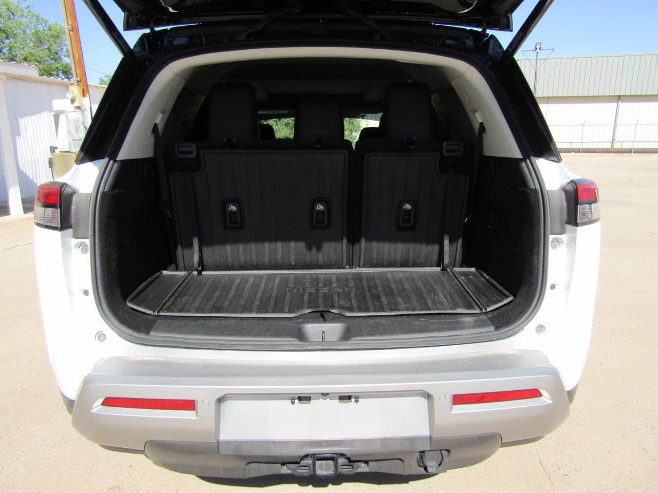 Nissan Pathfinder Platinum 4WD 2025