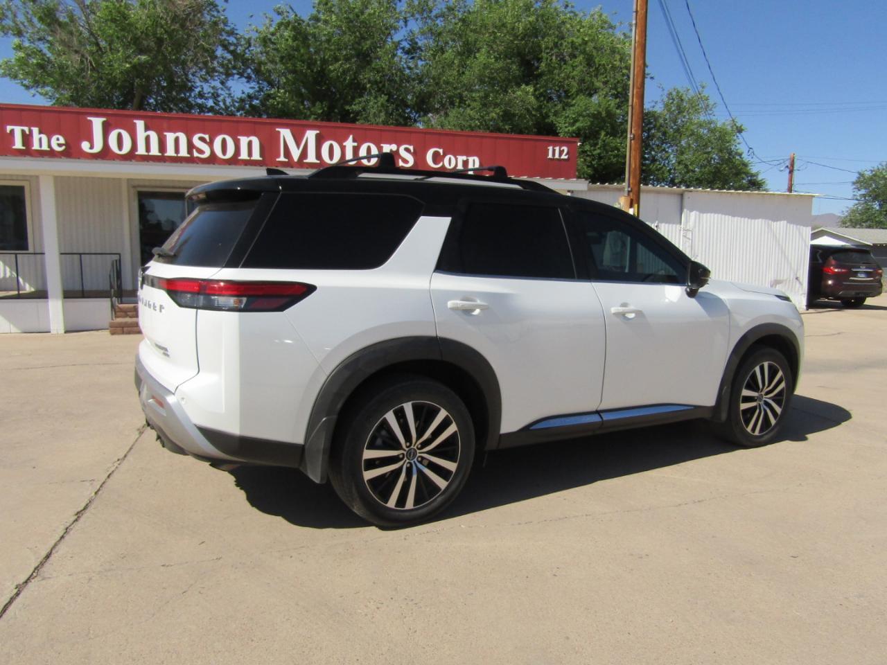 Nissan Pathfinder Platinum 4WD 2025