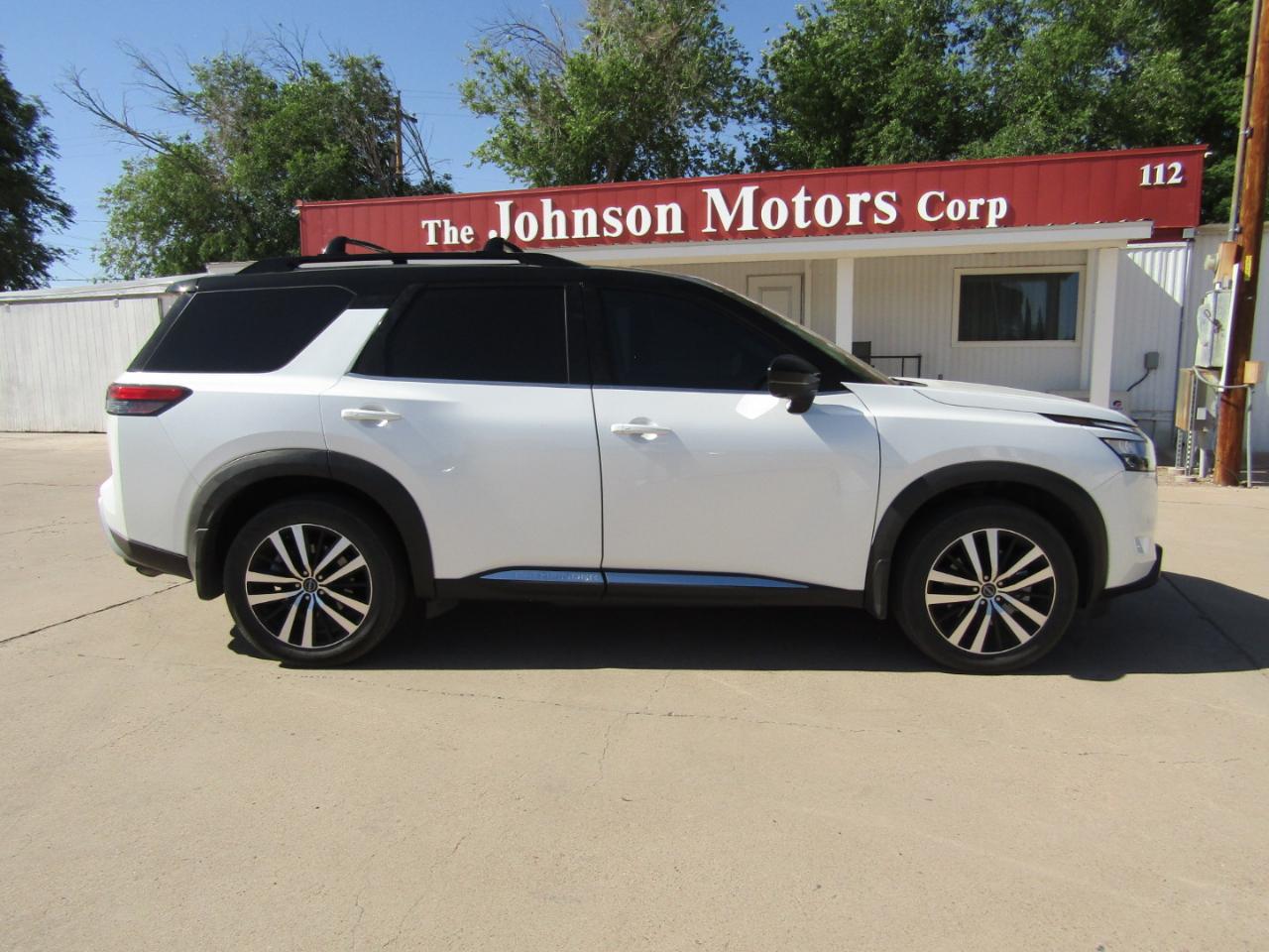 Nissan Pathfinder Platinum 4WD 2025