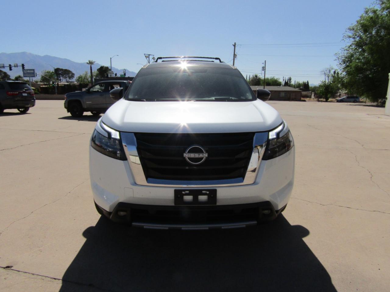 Nissan Pathfinder Platinum 4WD 2025