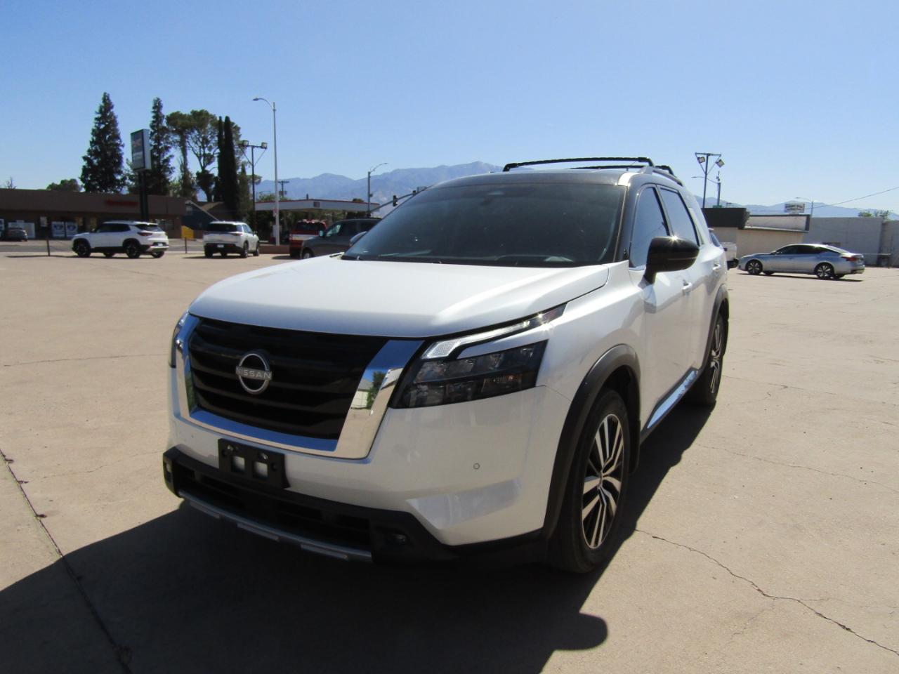 Nissan Pathfinder Platinum 4WD 2025