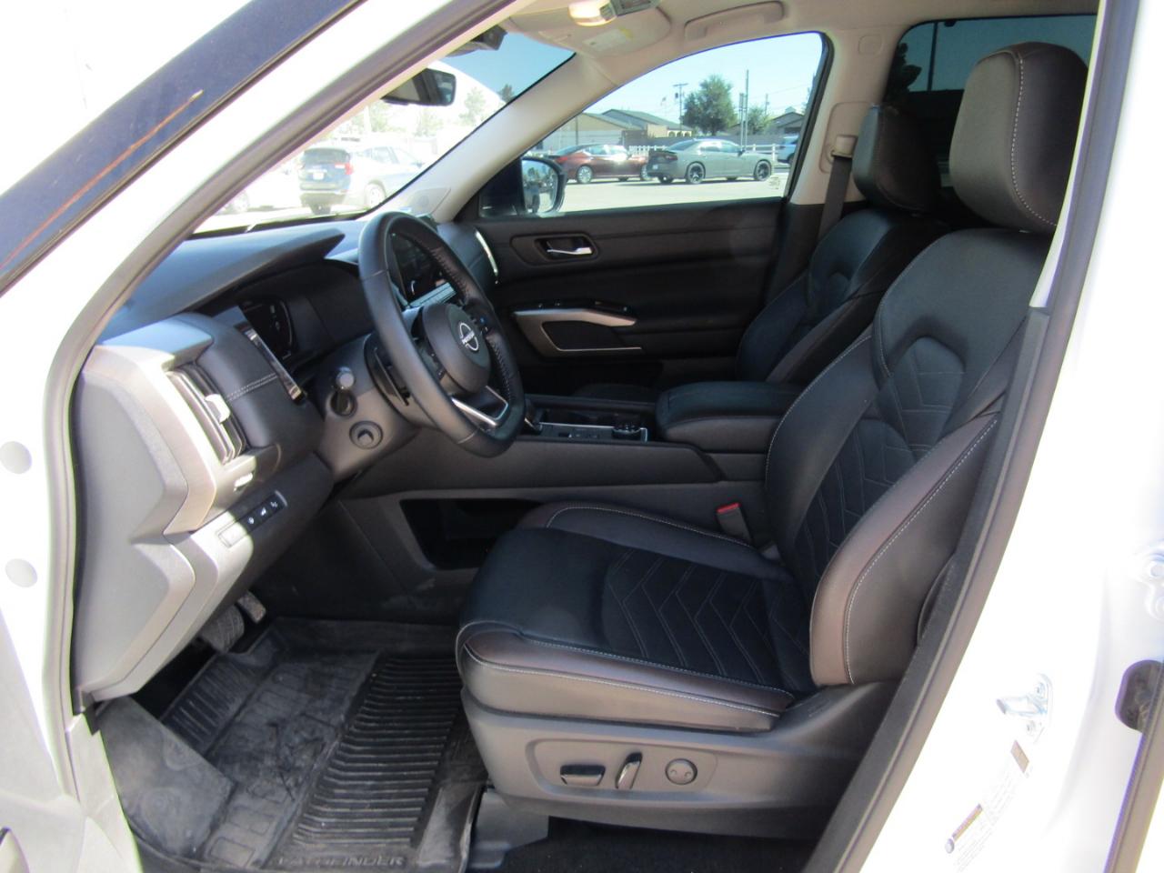 Nissan Pathfinder Platinum 4WD 2025