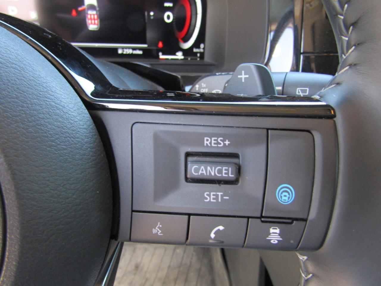 Nissan Pathfinder Platinum 4WD 2025