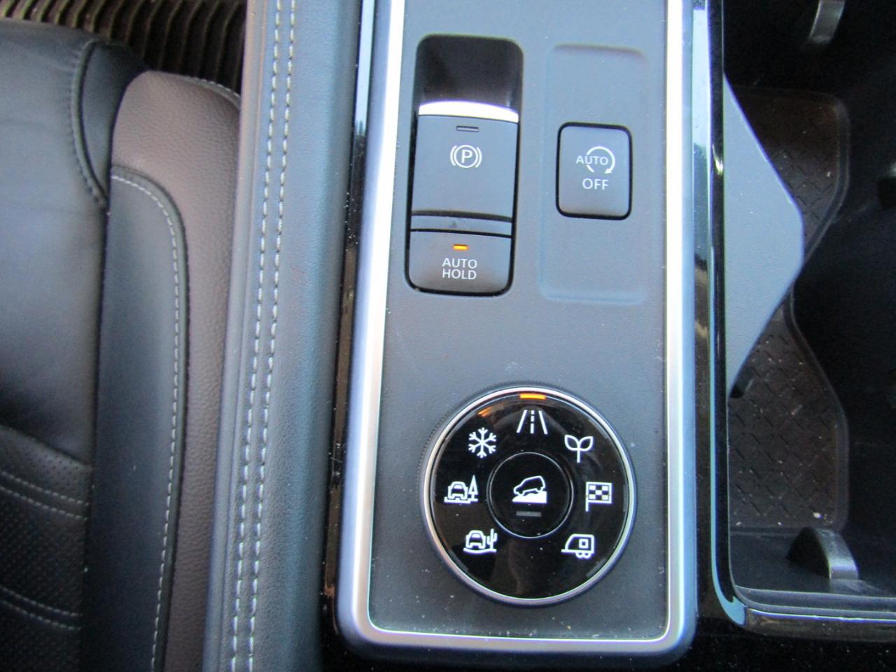 Nissan Pathfinder Platinum 4WD 2025