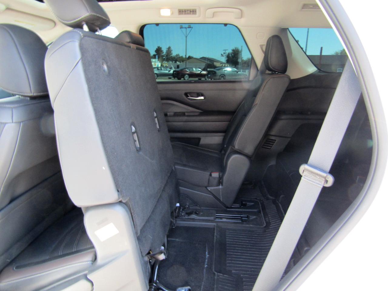 Nissan Pathfinder Platinum 4WD 2025