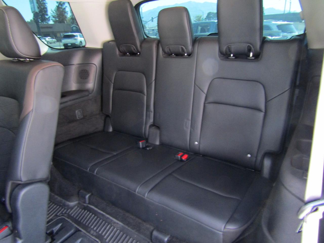 Nissan Pathfinder Platinum 4WD 2025