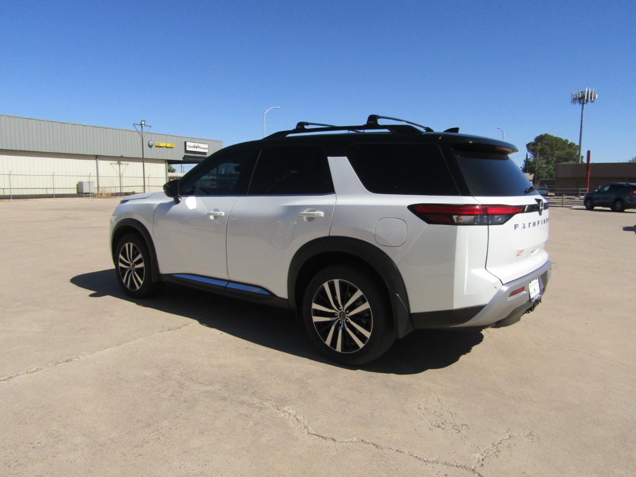 Nissan Pathfinder Platinum 4WD 2025