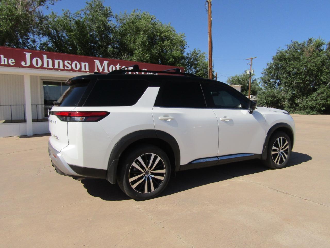 Nissan Pathfinder Platinum 4WD 2025