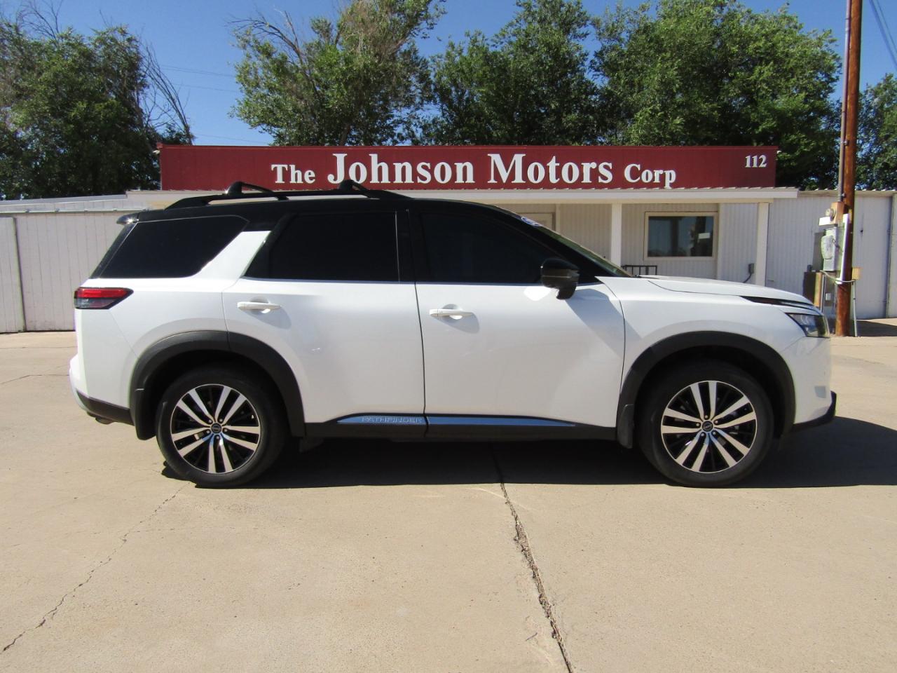 Nissan Pathfinder Platinum 4WD 2025