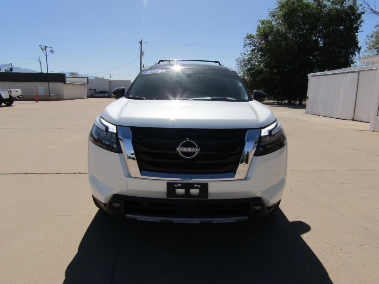 Nissan Pathfinder Platinum 4WD 2025