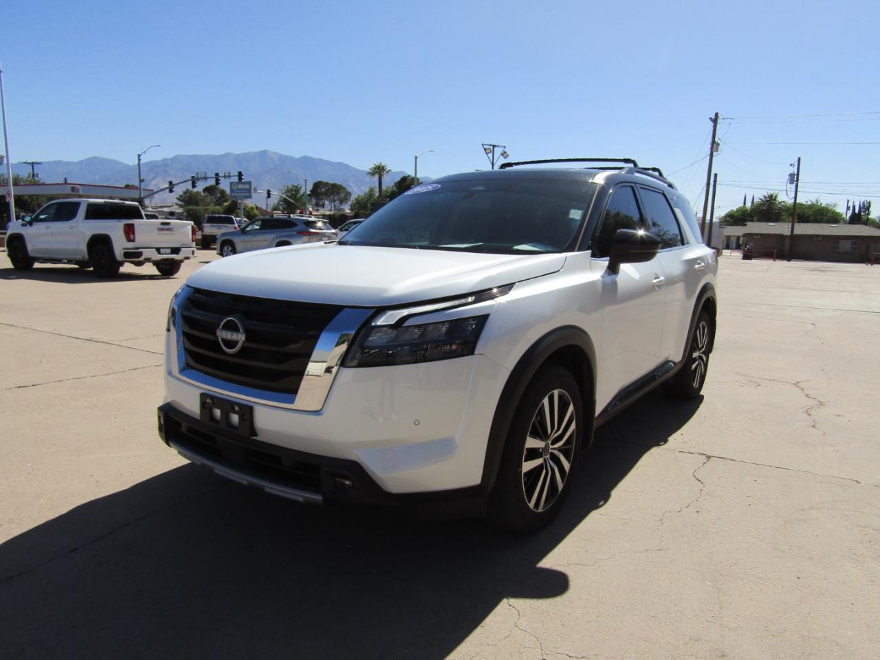 Nissan Pathfinder Platinum 4WD 2025