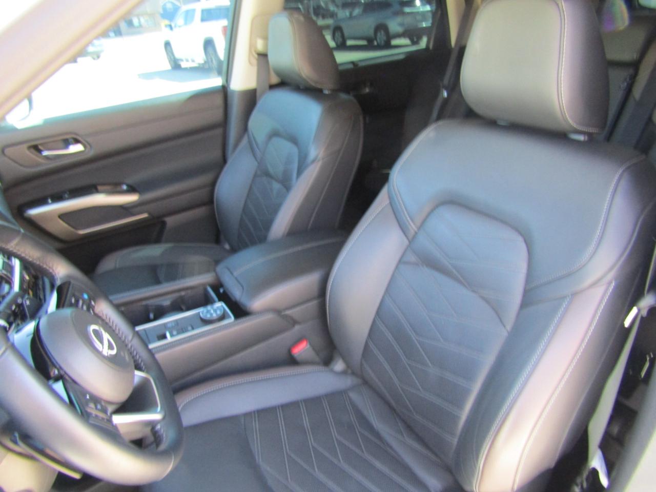 Nissan Pathfinder Platinum 4WD 2025