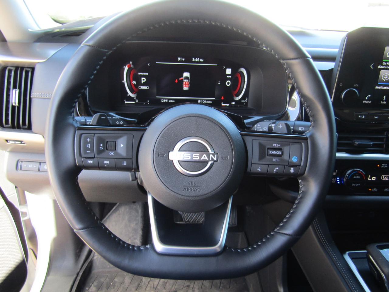 Nissan Pathfinder Platinum 4WD 2025