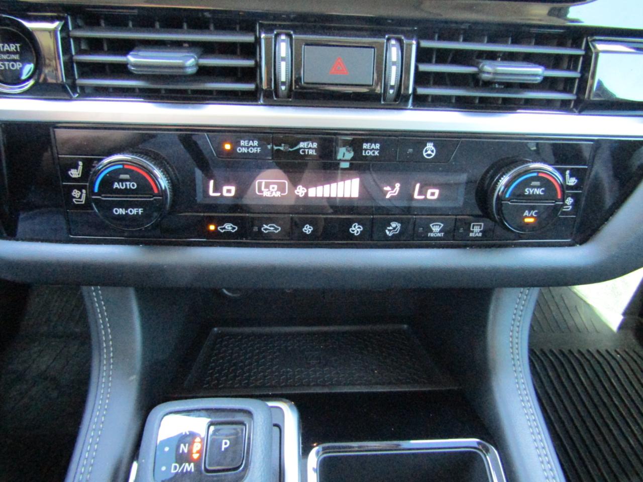 Nissan Pathfinder Platinum 4WD 2025