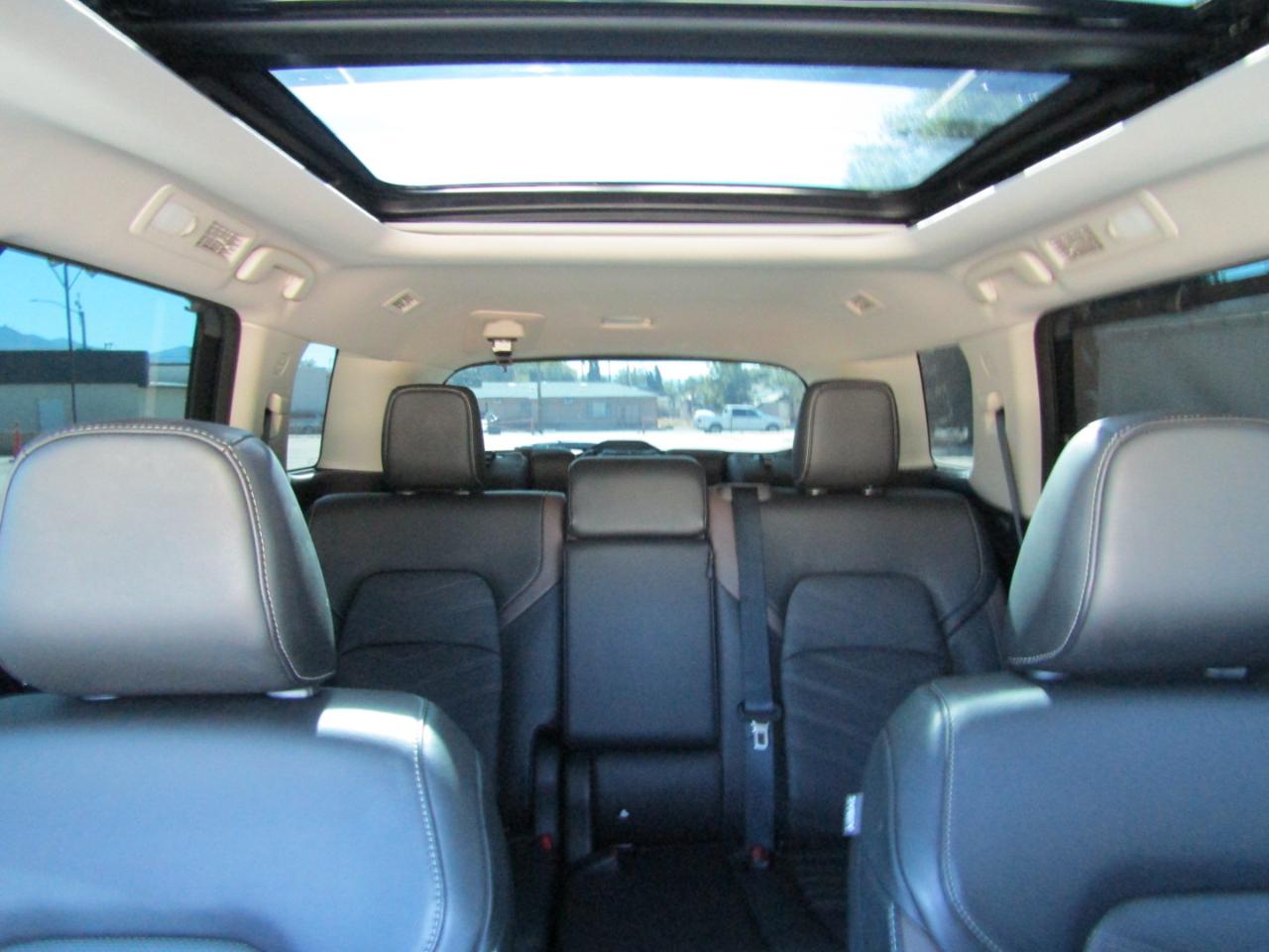 Nissan Pathfinder Platinum 4WD 2025