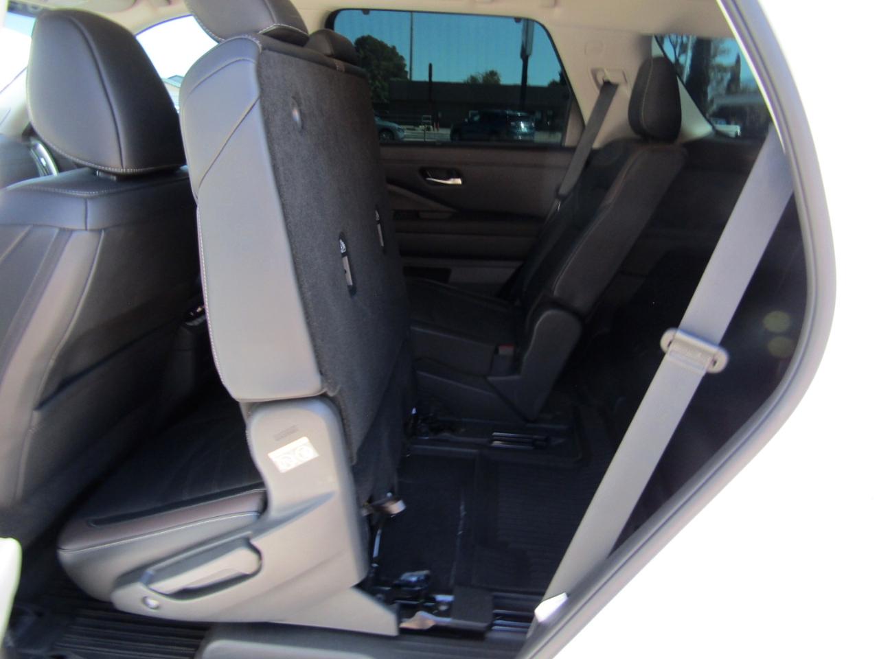 Nissan Pathfinder Platinum 4WD 2025