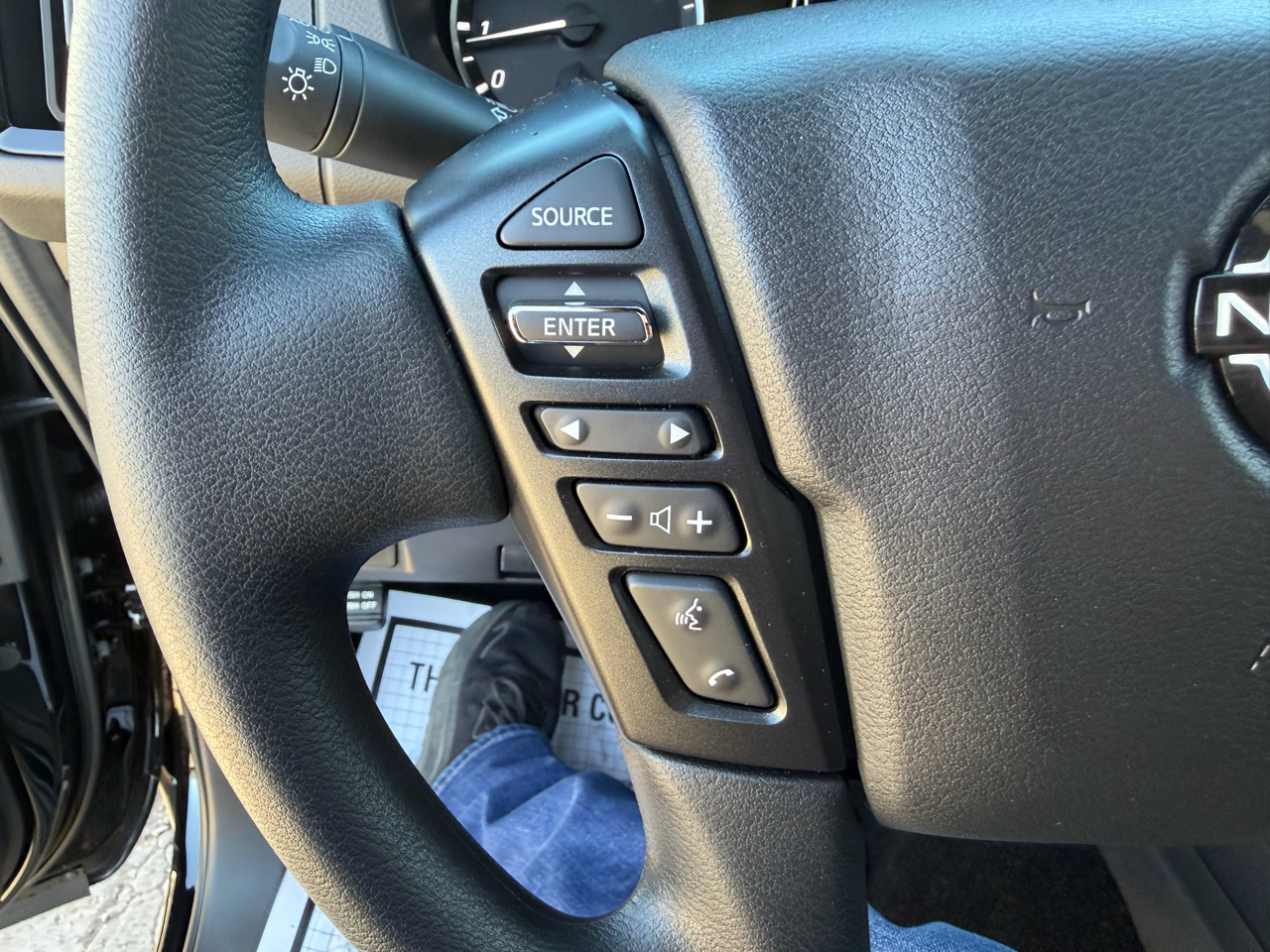 Nissan Frontier Crew Cab 4x4 SV 2026