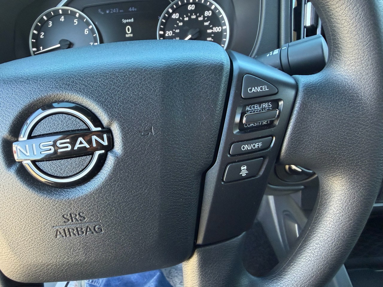 Nissan Frontier Crew Cab 4x4 SV 2026