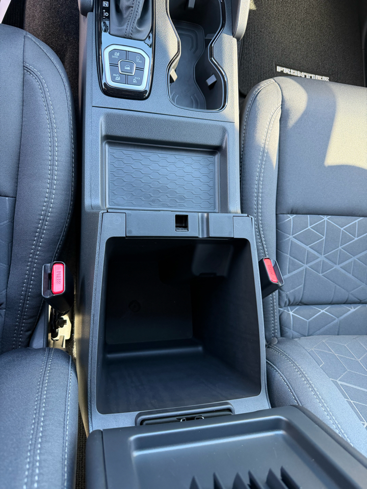 Nissan Frontier Crew Cab 4x4 SV 2026