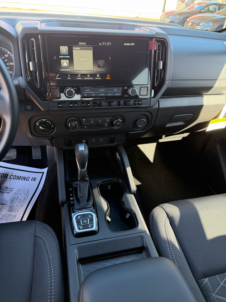 Nissan Frontier Crew Cab 4x4 SV 2026