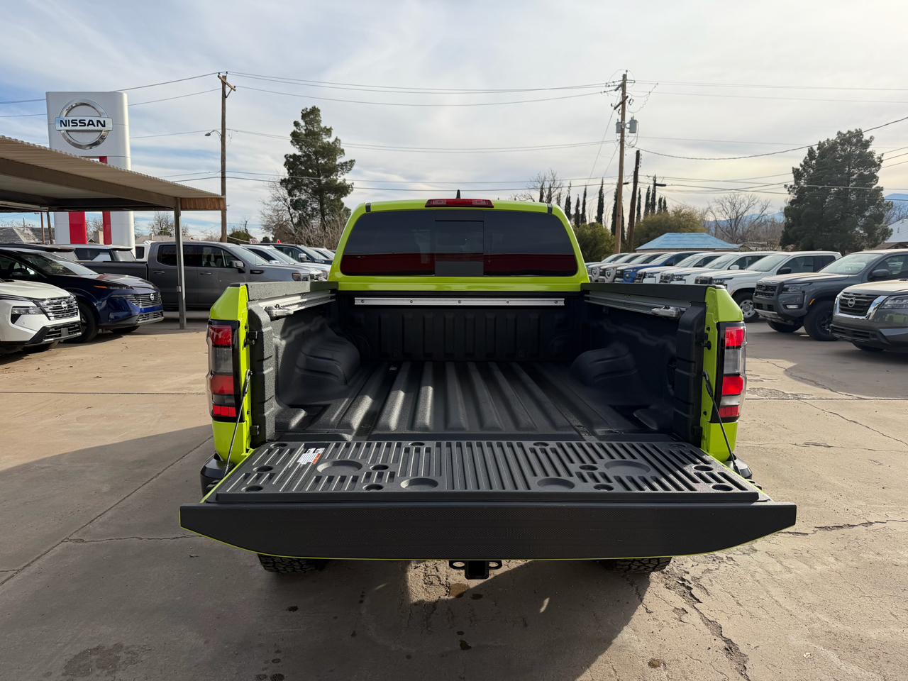 Nissan Frontier Crew Cab 4x4 Long Bed PRO-4X 2026